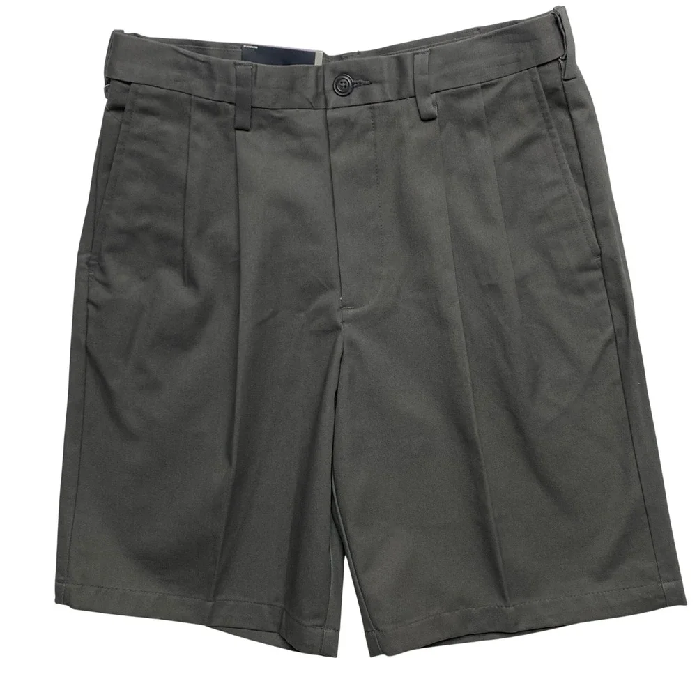 Roundtree & Yorke Mens  Cotton Pleated Shorts Expander Waistband 32 x 10‎ NWT